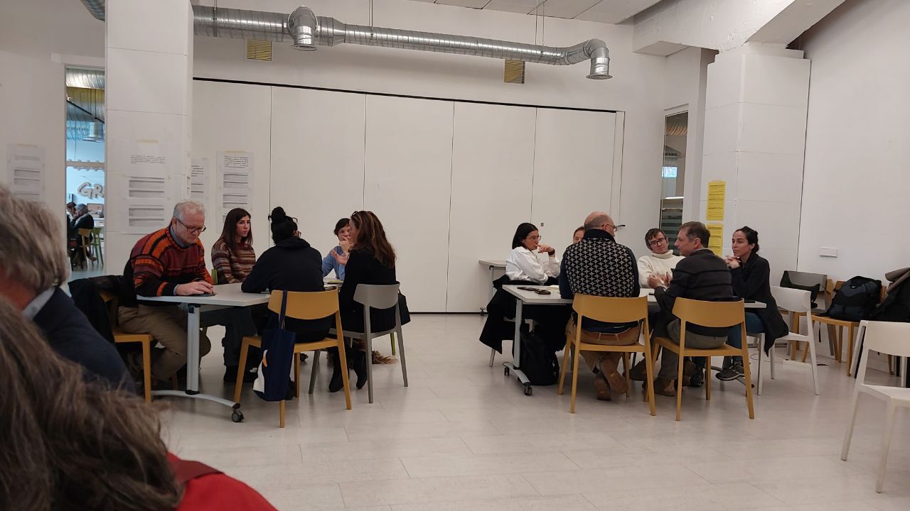 Grups de treball al taller participatiu sobre la transició energètica